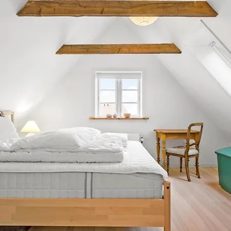 5561-gudhjem-kirkevej-8 *