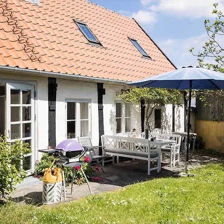 5561-gudhjem-kirkevej-8 펜션 *